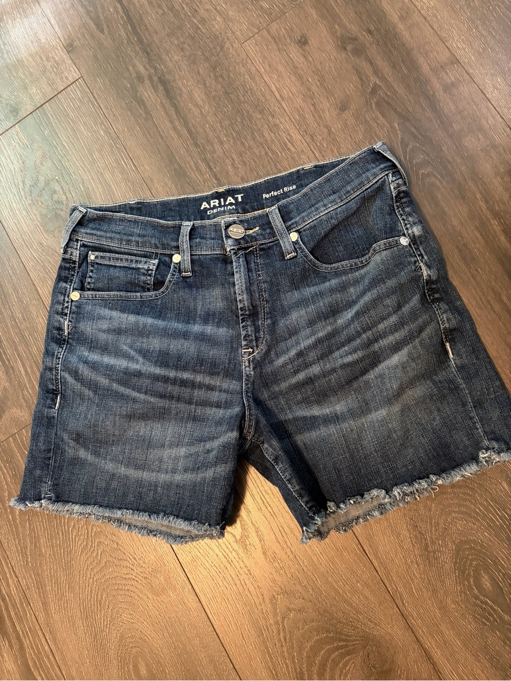Ariat Dark Boyfriend Perfect Rise Cutoff Shorts 30R